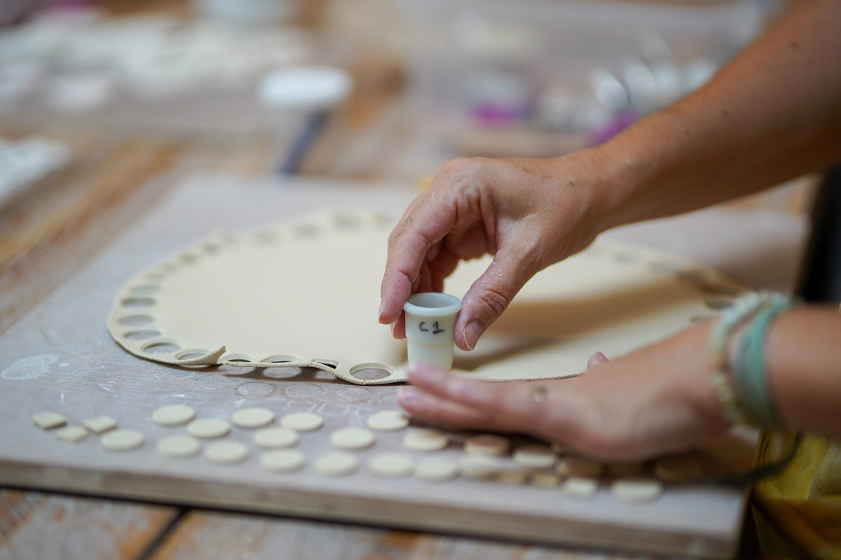 Les bijoux en porcelaine sont-ils fragiles ? Image