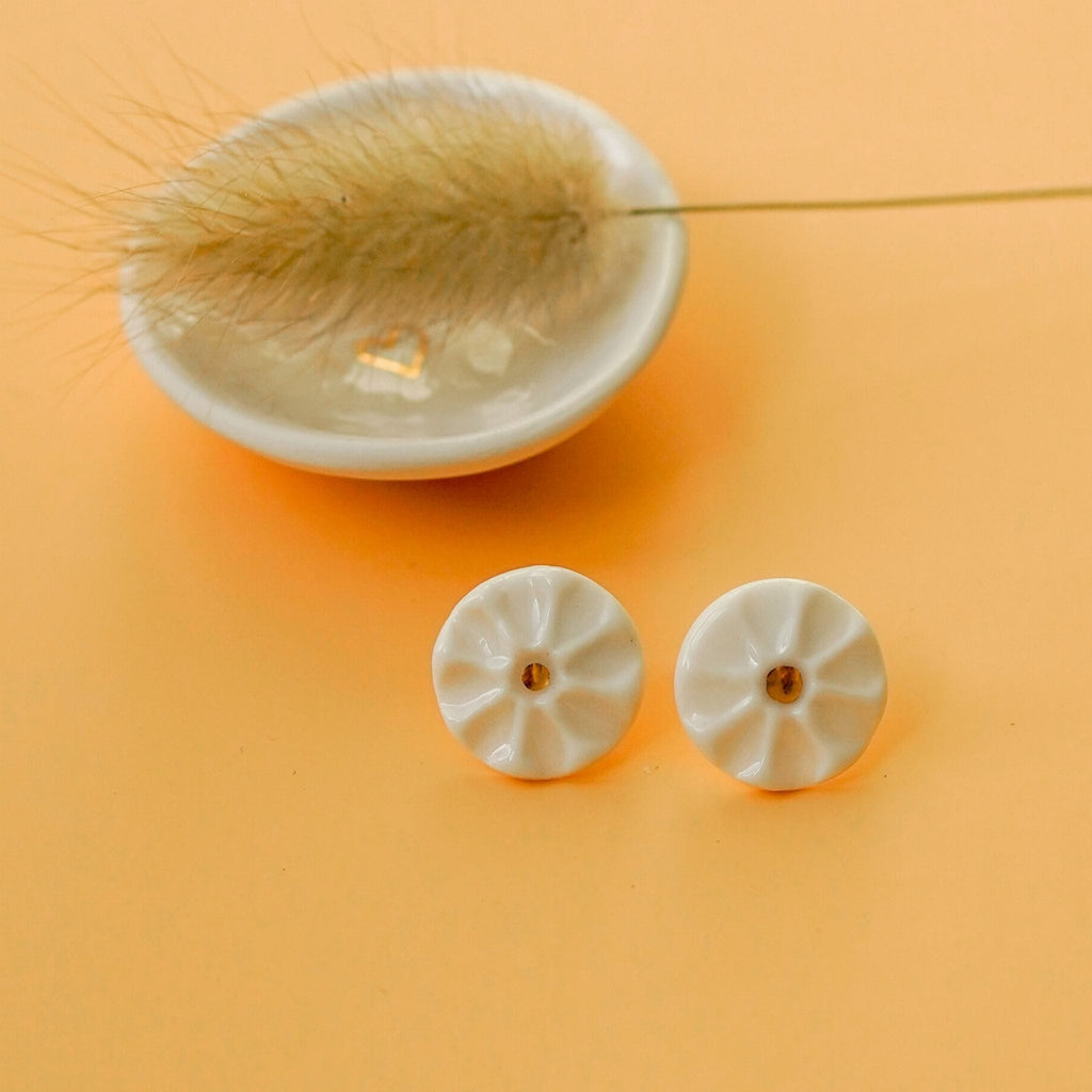 boucles d’oreilles puces anémone en porcelaine et or